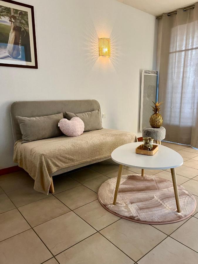 Chez Suzette-Residence-Piscine-Sauna 勒韦尔努瓦 外观 照片