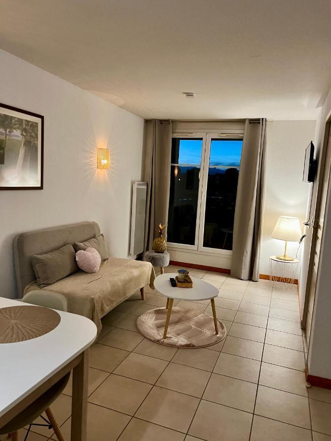 Chez Suzette-Residence-Piscine-Sauna 勒韦尔努瓦 外观 照片