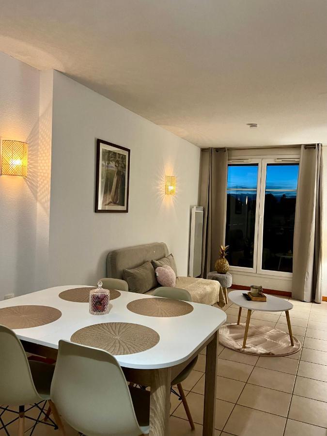 Chez Suzette-Residence-Piscine-Sauna 勒韦尔努瓦 外观 照片
